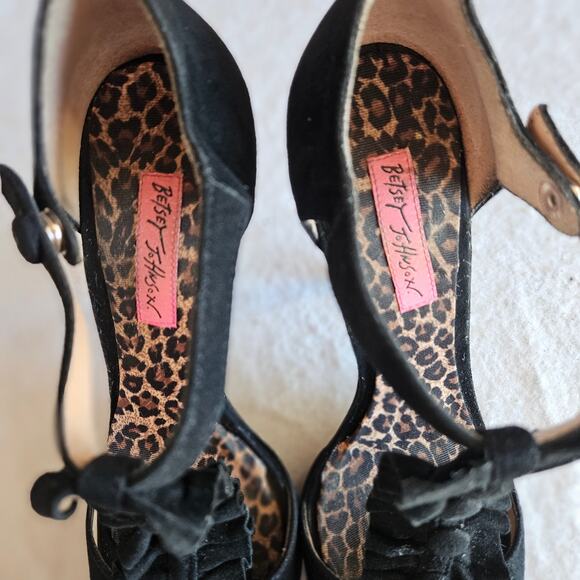 Betsey Johnson Black Suede Stiletto Heels Size 7.5M Ruffle Straps Peep Toe - Picture 7 of 12